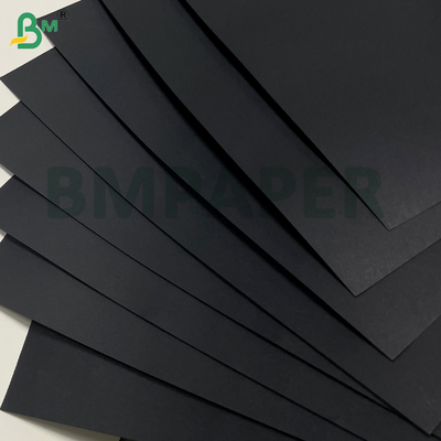 80gsm মসৃণ ম্যাট ভালো ভাঁজযোগ্য কালো ক্রাফ্ট পেপার উপহারের মোড়ক শপিং ব্যাগের জন্য