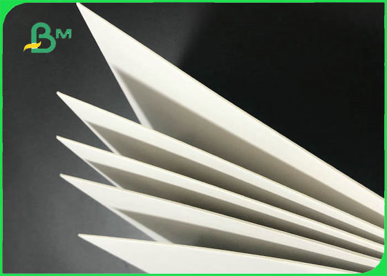 প্রসাধনী বাক্সের জন্য 61 * 61 সেমি 1.5 মিমি 2.0 মিমি এফএসসি এবং এসজিএস ডুপ্লেক্স বোর্ড হোয়াইট ব্যাক