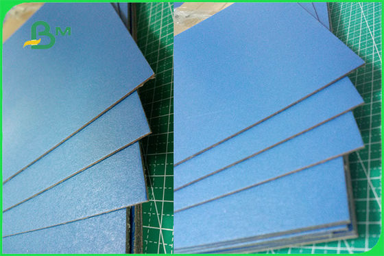 ক্রিসমাস গিফট বক্সগুলির জন্য এফএসসি রঙিন চকচকে বার্নিশ রিগিড পেপারবোর্ড 2.0 মিমি