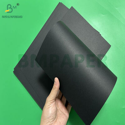 300 গ্রাম 350 গ্রাম প্যাকেজ জন্য uncoated কঠিন কালো কাগজ 70 x 100cm